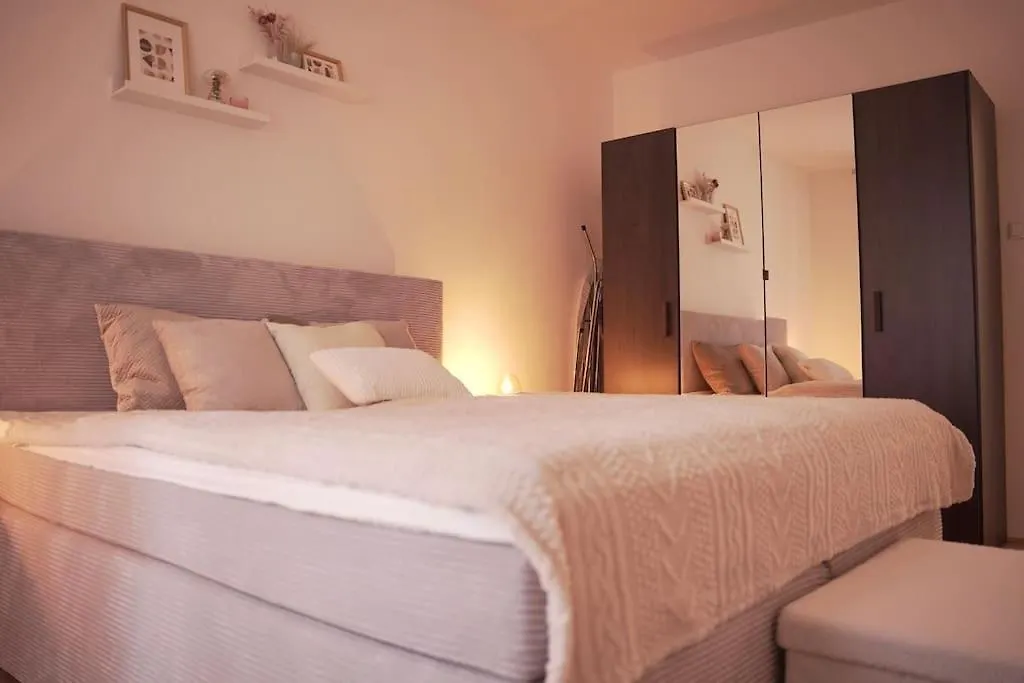 *Top Apartment * Beliebte Lage* In Duesseldorf  Düsseldorf
